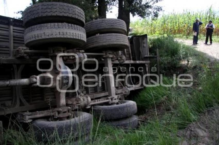 TRACTOCAMION CON PETROLEO CRUDO