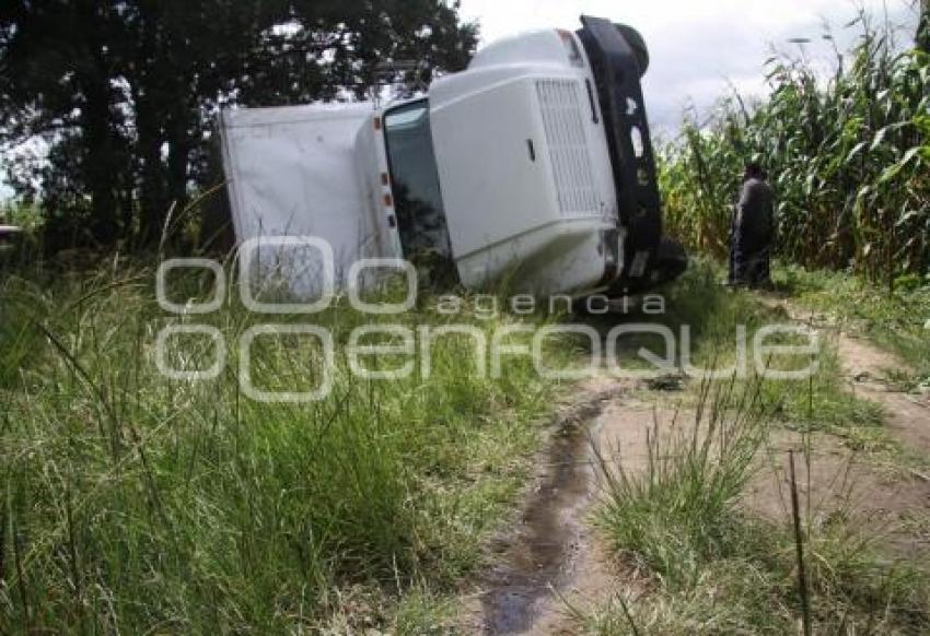 TRACTOCAMION CON PETROLEO CRUDO