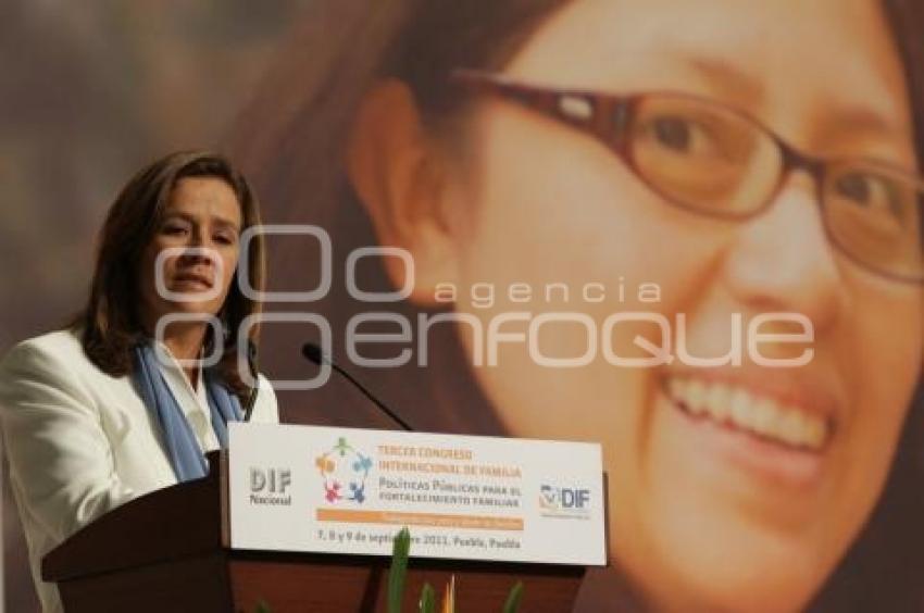 CONGRESO INTERNACIONAL FAMILIA . MARGARITA ZAVALA