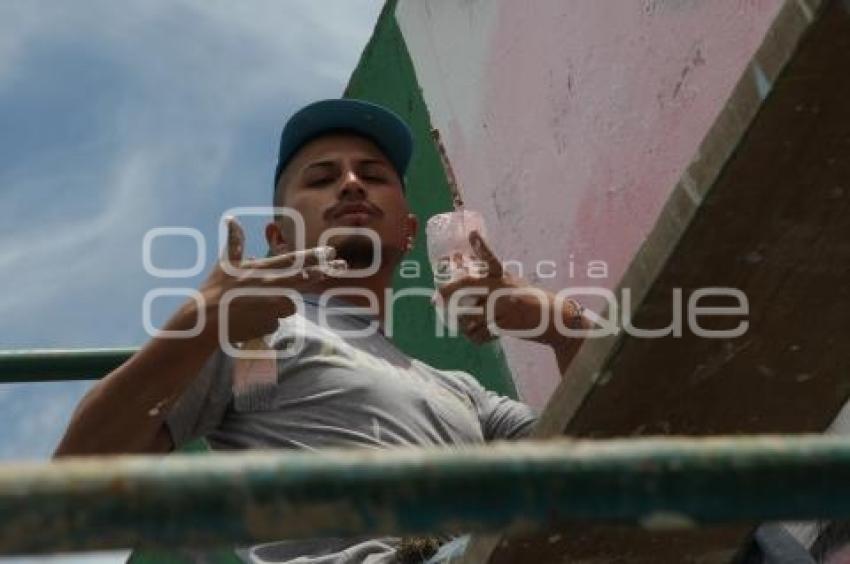BANDA URBANA PINTA MURAL DEL 5 DE MAYO