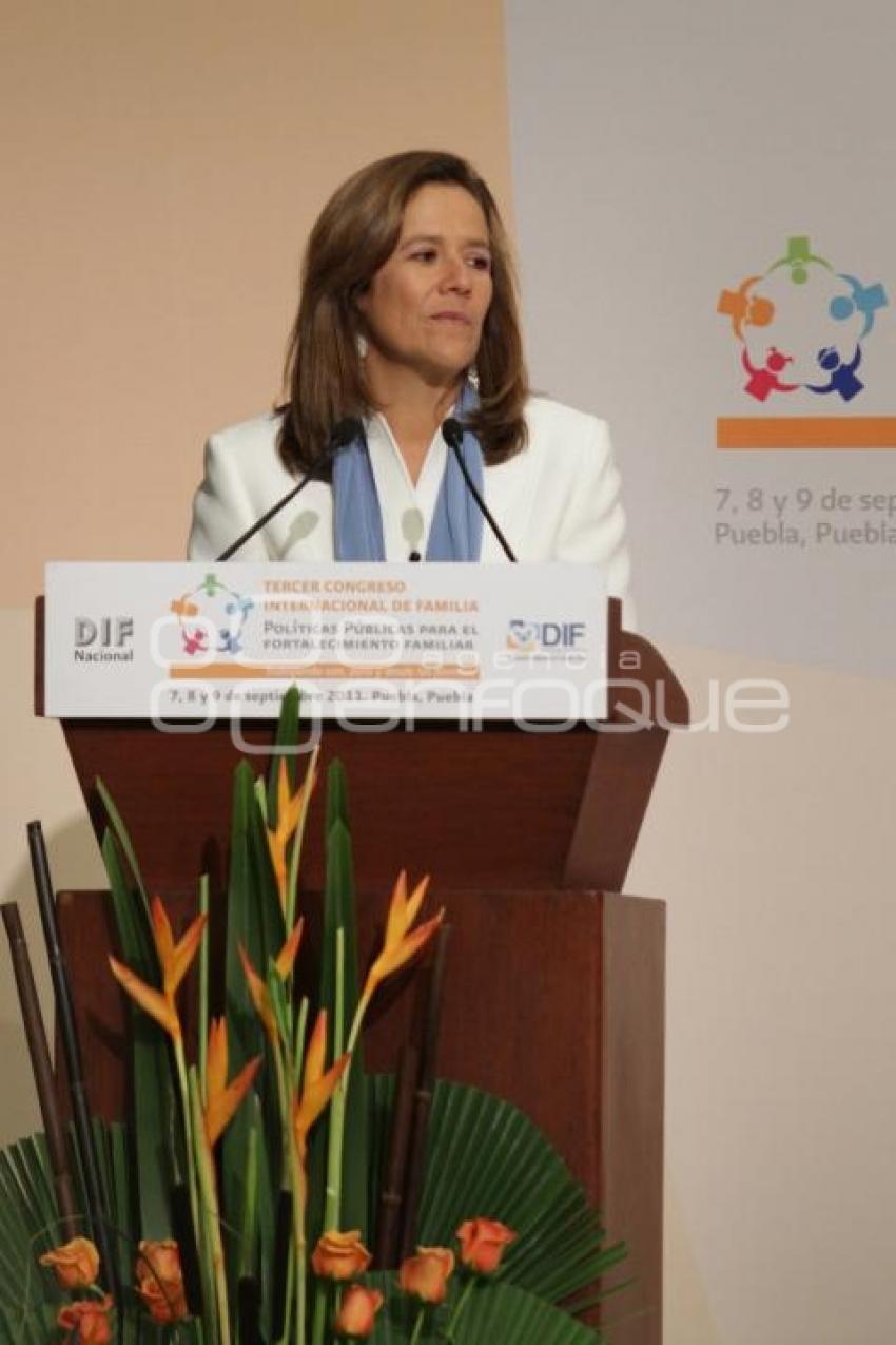 CONGRESO INTERNACIONAL FAMILIA . MARGARITA ZAVALA