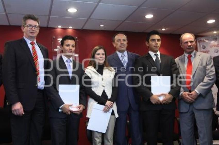 BECAS UPAEP  VW