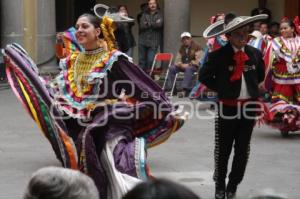 GRUPO DE DANZA FOLKLÓRICA