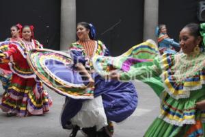 GRUPO DE DANZA FOLKLÓRICA