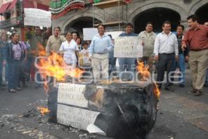 MARCHAN SINDICALIZADOS DEL IMSS