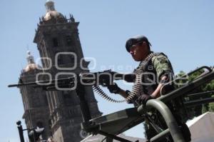 OPERATIVO EN EL ZÓCALO DE LA CIUDAD