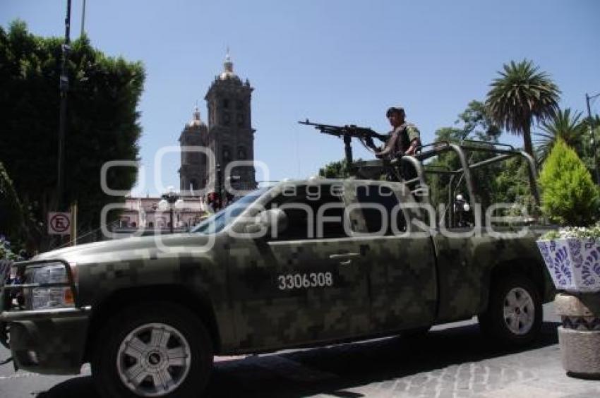 OPERATIVO EN EL ZÓCALO DE LA CIUDAD