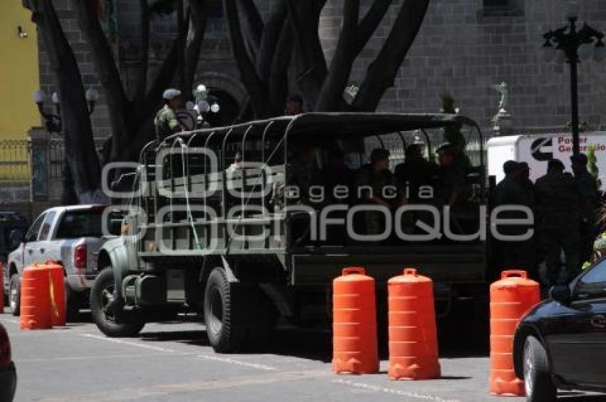 OPERATIVO EN EL ZÓCALO DE LA CIUDAD