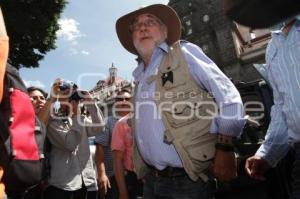 CARAVANA POR LA PAZ . JAVIER SICILIA