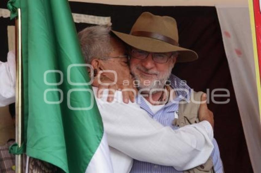 CARAVANA POR LA PAZ . JAVIER SICILIA