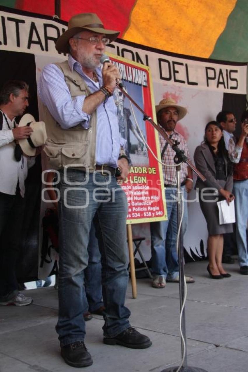 CARAVANA POR LA PAZ . JAVIER SICILIA