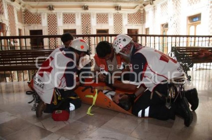 SIMULACRO DE SISMO EN PUEBLA . EDIFICIO ARRONTE BUAP