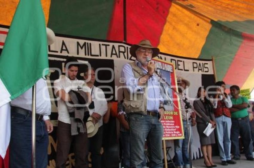 CARAVANA POR LA PAZ . JAVIER SICILIA