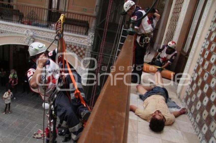 SIMULACRO DE SISMO EN PUEBLA . EDIFICIO ARRONTE BUAP