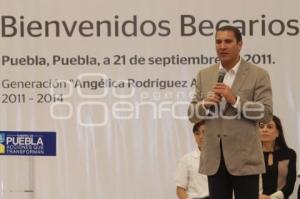 ENTREGA BECAS GRUPO BBVA BANCOMER Y GOBIERNO ESTATAL