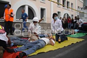 SIMULACRO DE AMENAZA DE BOMBA EN OFICINAS DEL IMSS