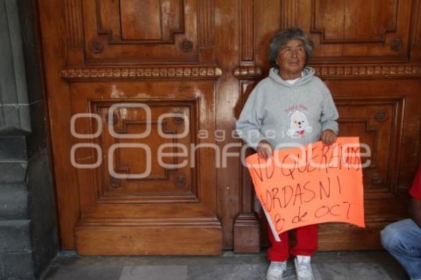 COMERCIANTES DE SAN ISIDRO SE MANIFIESTAN