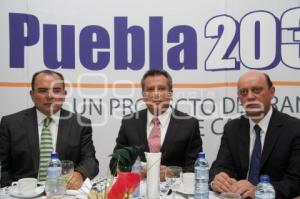 PRESENTA ENRIQUE AGÜERA A PRIISTAS PROYECTO PUEBLA 2030