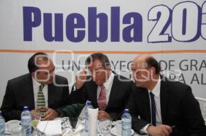 PRESENTA ENRIQUE AGÜERA A PRIISTAS PROYECTO PUEBLA 2030