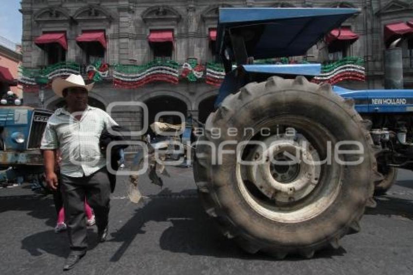 MANIFESTACIÓN DE CAMPESINOS Y COMERCIANTES