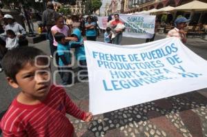 MANIFESTACIÓN DE CAMPESINOS Y COMERCIANTES