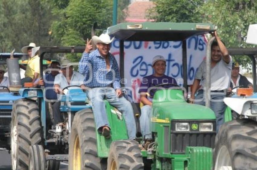 MANIFESTACIÓN DE CAMPESINOS Y COMERCIANTES