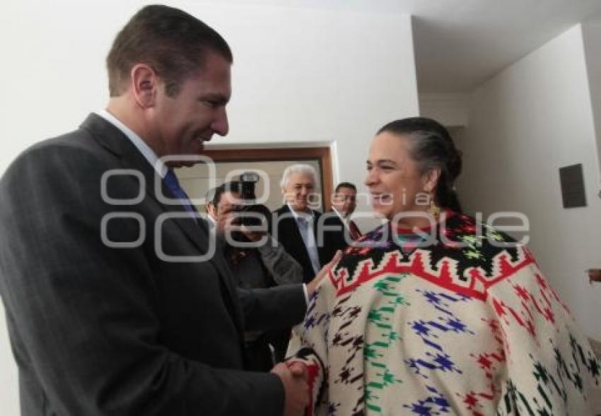 ENCUENTRO DE MIGRACIÓN. BEATRIZ PAREDES Y RAFAEL MORENO VALLE