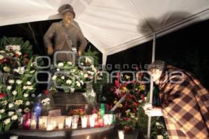 HOMENAJE ESTATUA GASPAR HENAINE "CAPULINA"