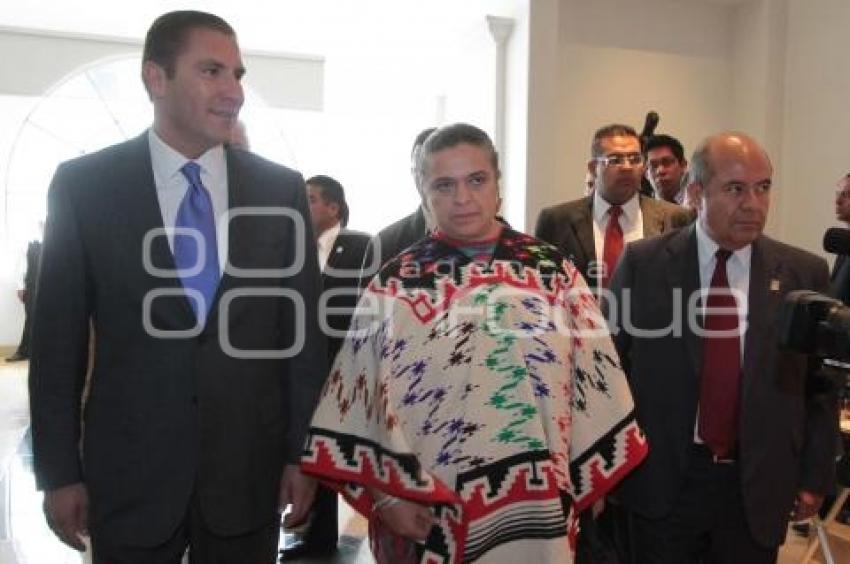 ENCUENTRO DE MIGRACIÓN. BEATRIZ PAREDES Y RAFAEL MORENO VALLE