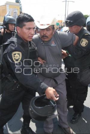 DESALOJA POLICIA ESTATAL MANIFESTANTES DEL BULEVAR