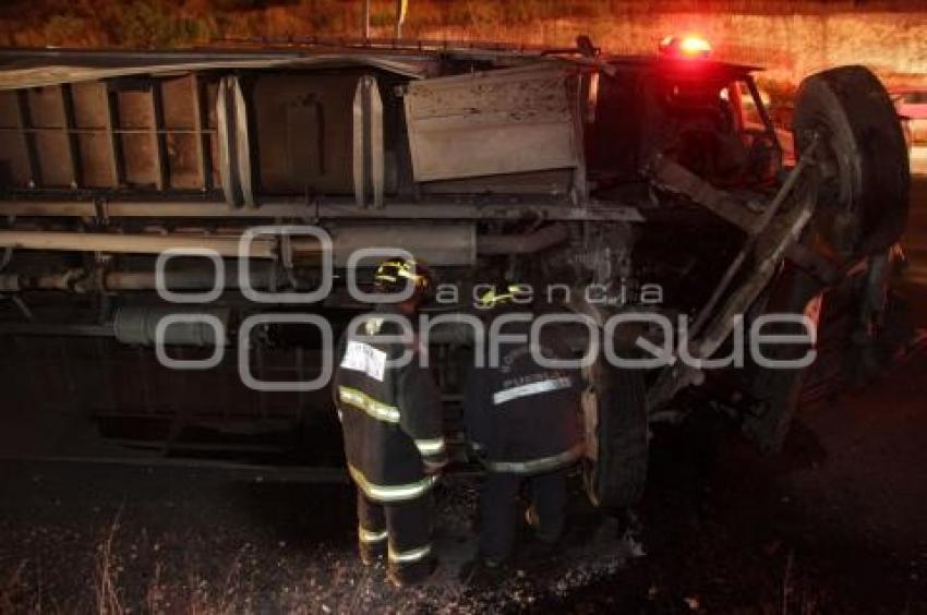 VOLCADURA DE CAMIÓN EN PERIFÉRICO