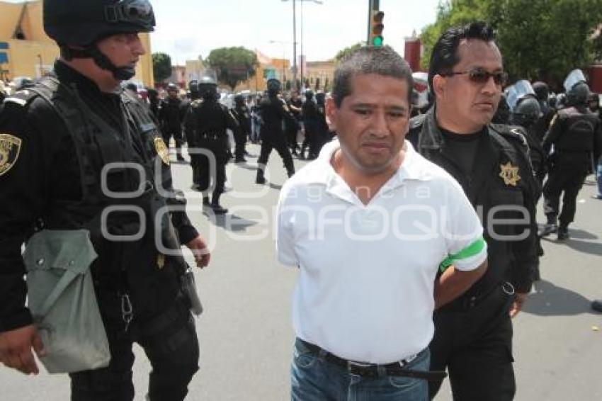 DESALOJA POLICIA ESTATAL MANIFESTANTES DEL BULEVAR