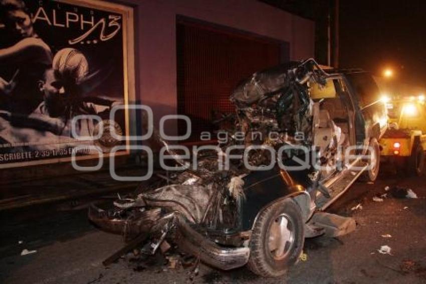 CHOQUE ENTRE CAMIONETA Y CAMIÓN