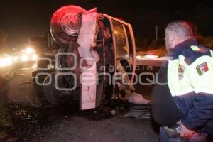 VOLCADURA DE CAMIÓN EN PERIFÉRICO