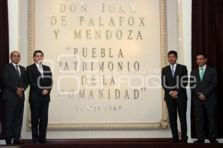 DEVELACION DE LETRAS EN ORO DE JUAN DE PALAFOX Y MENDOZA.