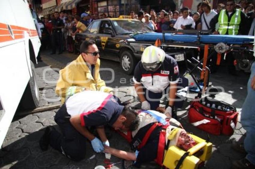 ATROPELLAN A MUJER EN LA 7 NORTE Y 12 PONIENTE