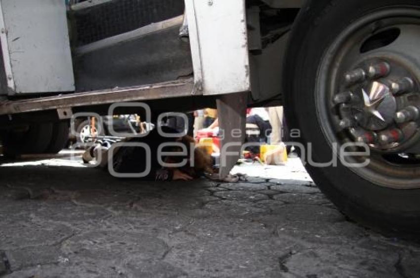 ATROPELLAN A MUJER EN LA 7 NORTE Y 12 PONIENTE