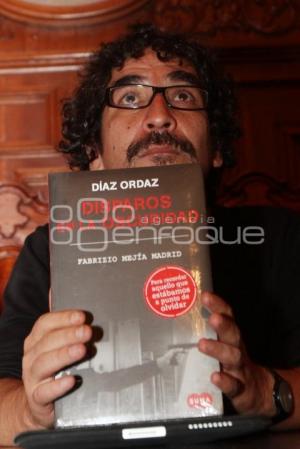 LIBRO - DISPAROS EN LA OSCURIDAD