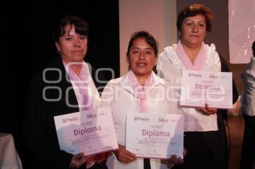 ENTREGAN RECONOCIMIENTO A MUJERES EMPRENDEDORAS