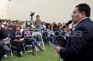 ENTREGA DIPUTADO APOYO PARA TRANSPORTE