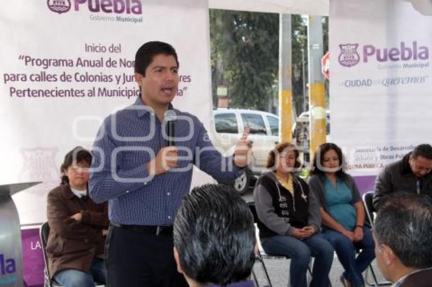 COLOCAN NOMENCLATURA DE CALLES EN COLONIAS