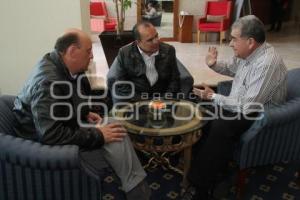 REUNIÓN ENTRE DIPUTADOS Y DIRIGENCIA DEL PRI