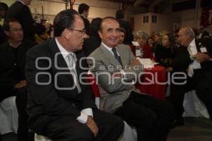 PEDRO FERRIZ DE CON . VUELA UPAEP