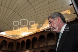 OSCAR ARIAS . PREMIO NOBEL