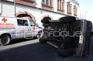 VOLCADURA EN LA 2 PONIENTE Y 7 NORTE