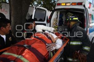 RESCATAN A HOMBRE ELECTROCUTADO