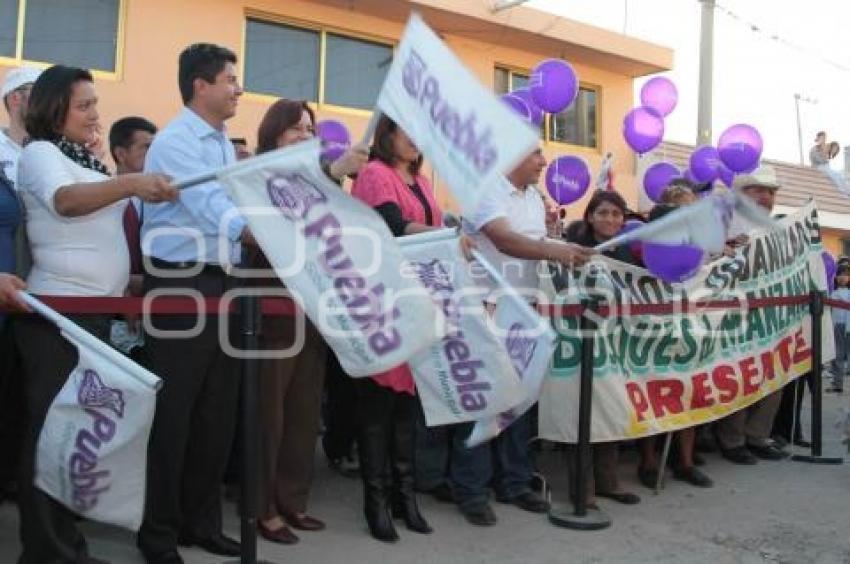 EDUARDO RIVERA, ARRANCA PAVIMENTACION DE LA CALLE MANZANO