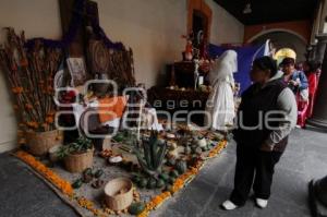 OFRENDAS EN CASA DE LA CULTURA