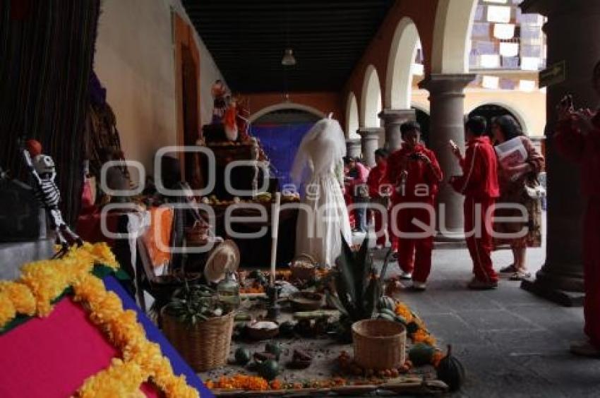 OFRENDAS EN CASA DE LA CULTURA