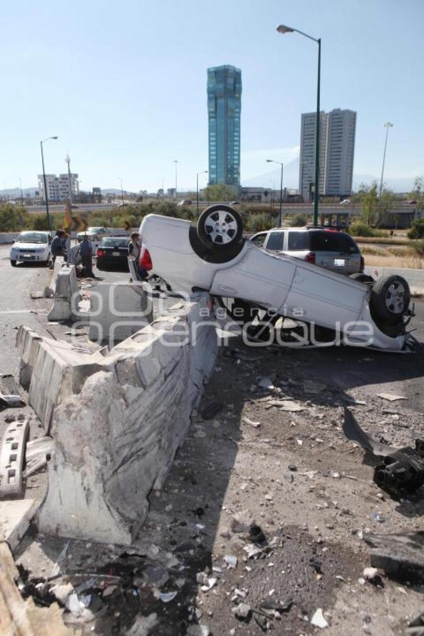 VOLCADURA EN PERIFERICO A LA ALTURA DE CIUDAD JUDICIAL